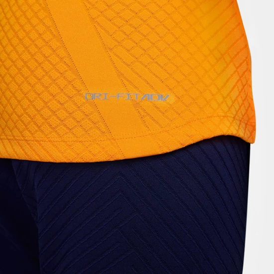 Nike FC Barcelona Strike Elite 2021/22-es évad Női Negyedcipzáras edzőfelső, L-es méretben
