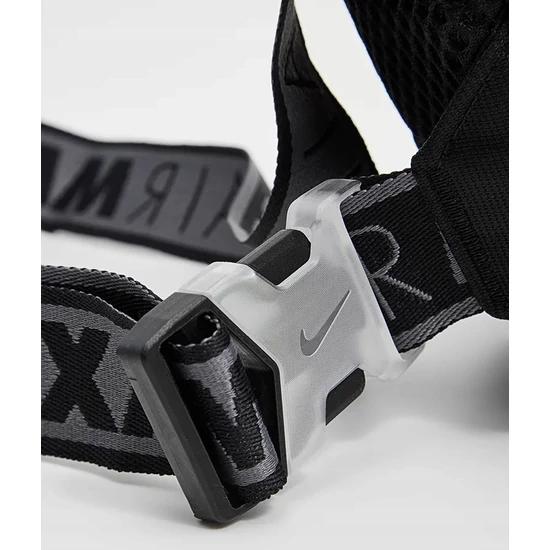 Nike Sportswear AIRMAX UNISEX - Fekete Övtáska